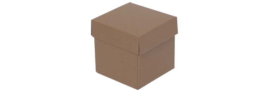 Caja cubo tapa y base color lisas en microcorrugado kraft. Usos: regalera, reg.empresariales, prendas, vajillas, flores, guardado, otros.