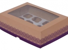 Caja con visor en cartulina con diseo. Usos: regalera, ropa beb, blanquera, cup cake, otros.